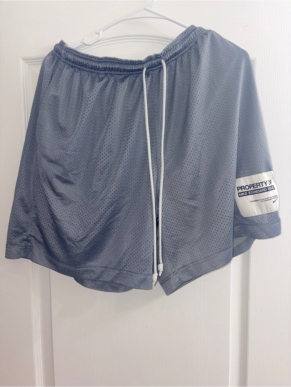 Nike Standard Issue Reversible Mesh Shorts – Grey